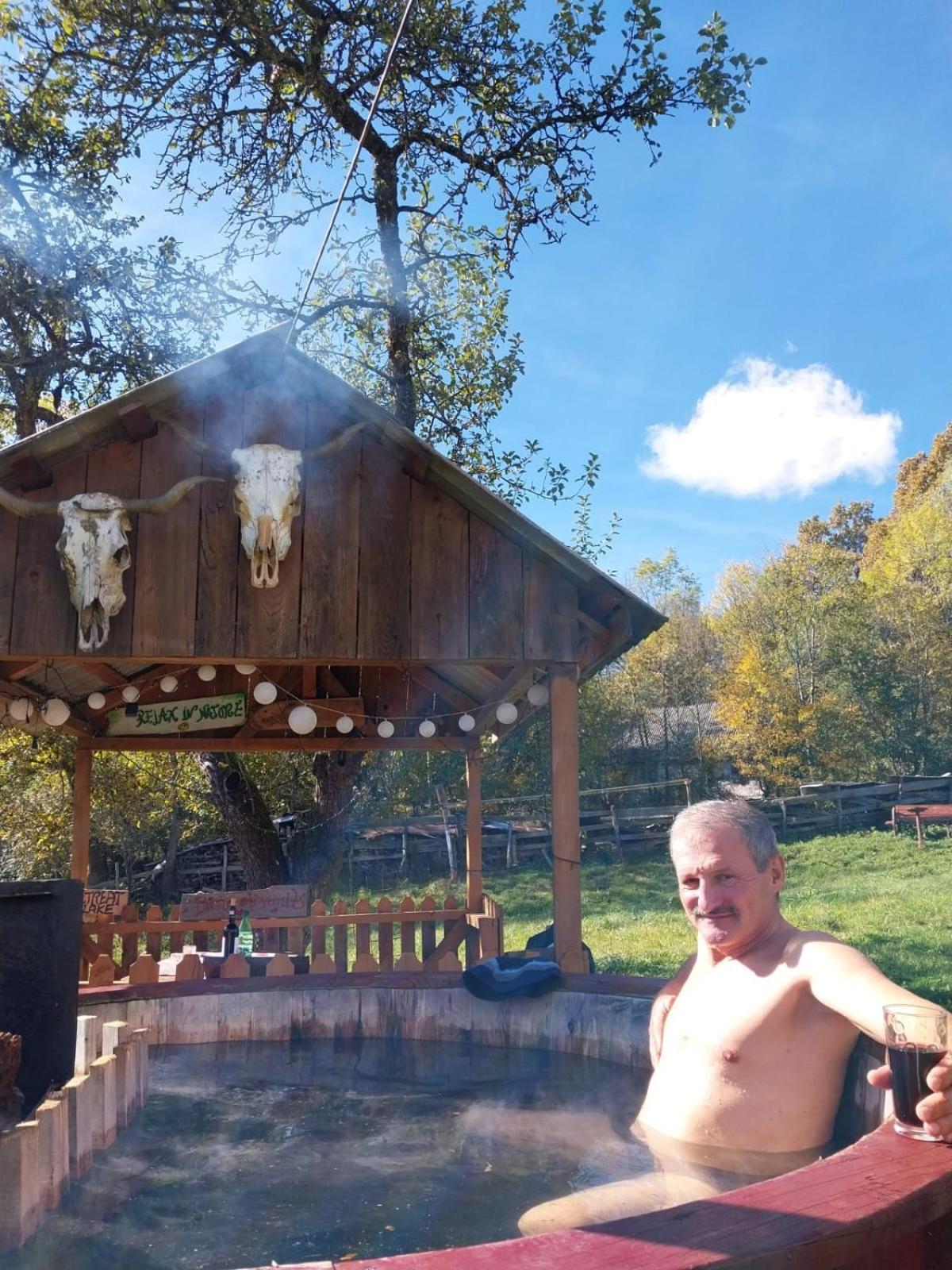 Retreat Sejour On Farmhouse ,Rosia Montana, Acces Optional Hottube Hotel Bagian luar foto